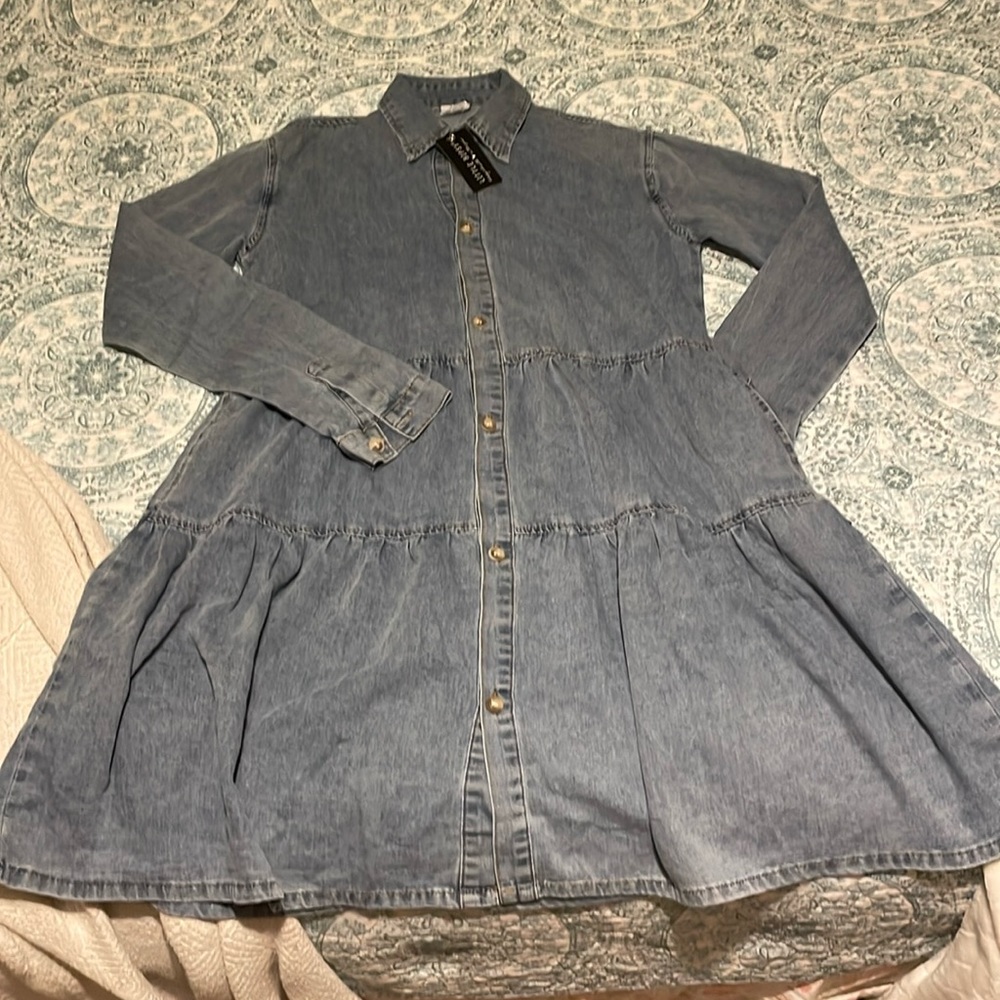 Long sleeves button up chambray dress with pockets Size Medium